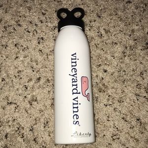 RARE vineyards vines liberty water bottle